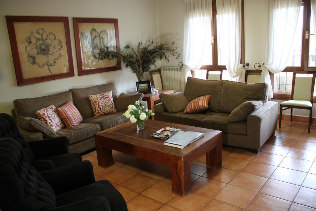 Villa Mencia 코룰론 외부 사진