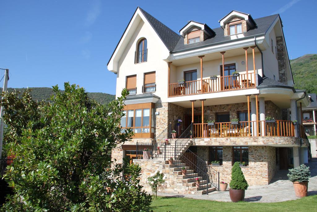 Villa Mencia 코룰론 외부 사진
